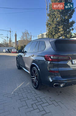 Внедорожник / Кроссовер BMW X5 2018 в 