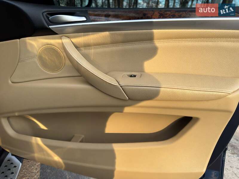 Позашляховик / Кросовер BMW X5 2011 в Охтирці