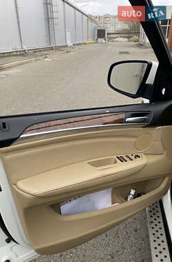 Внедорожник / Кроссовер BMW X5 2011 в 