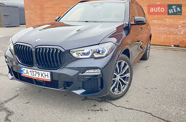 Позашляховик / Кросовер BMW X5 2021 в 