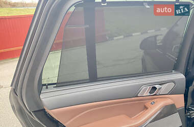 Позашляховик / Кросовер BMW X5 2021 в 