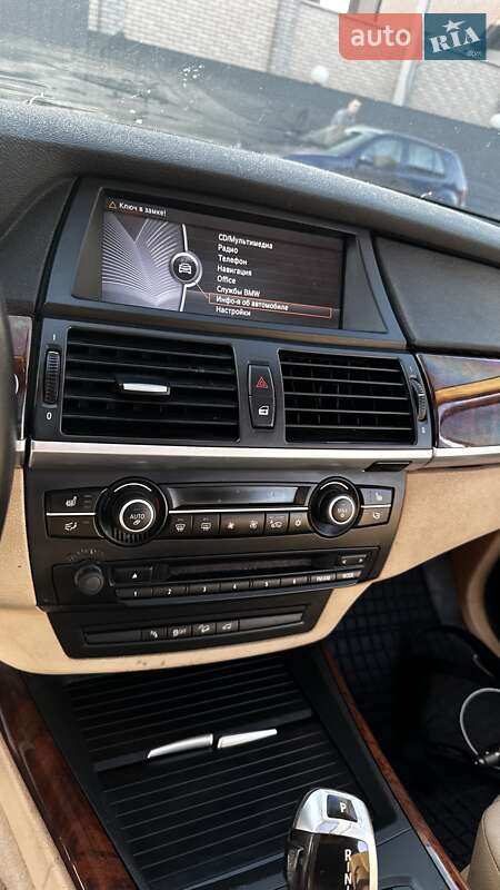 Позашляховик / Кросовер BMW X5 2011 в Івано-Франківську