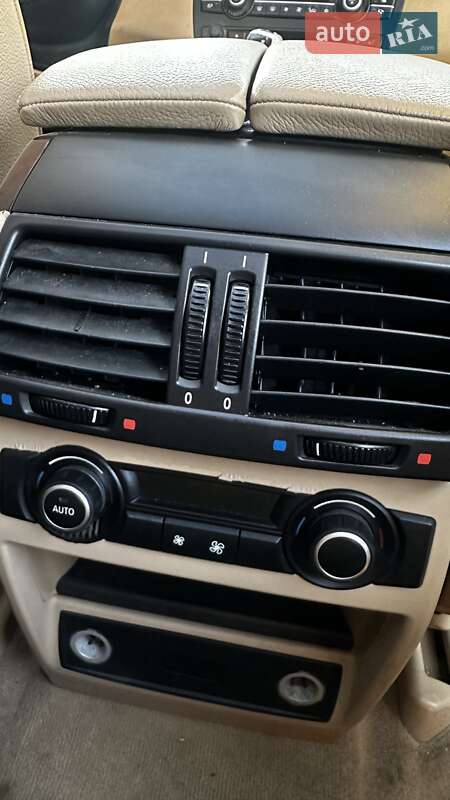 Позашляховик / Кросовер BMW X5 2011 в Івано-Франківську