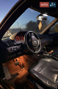 Позашляховик / Кросовер BMW X5 2004 в 