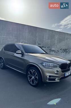 Позашляховик / Кросовер BMW X5 2017 в 