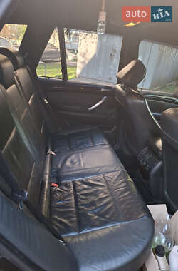Внедорожник / Кроссовер BMW X5 2001 в 