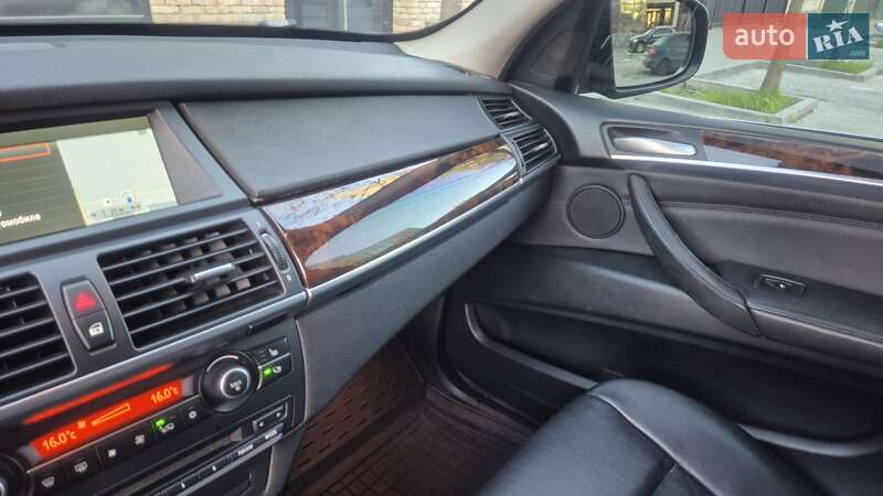 Позашляховик / Кросовер BMW X5 2013 в Запоріжжі