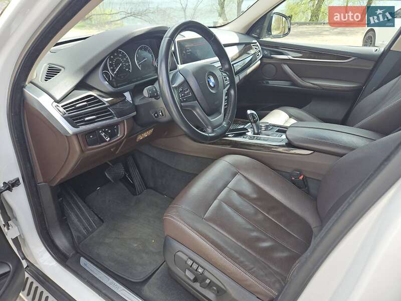 Позашляховик / Кросовер BMW X5 2015 в Києві