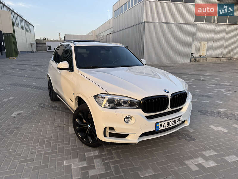 Внедорожник / Кроссовер BMW X5 2017 в 