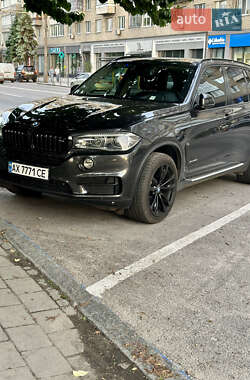 Позашляховик / Кросовер BMW X5 2015 в 