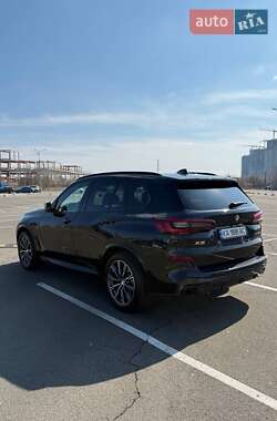 Позашляховик / Кросовер BMW X5 2021 в 