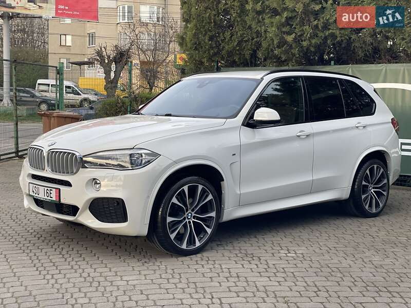 Позашляховик / Кросовер BMW X5 2017 в Чернівцях