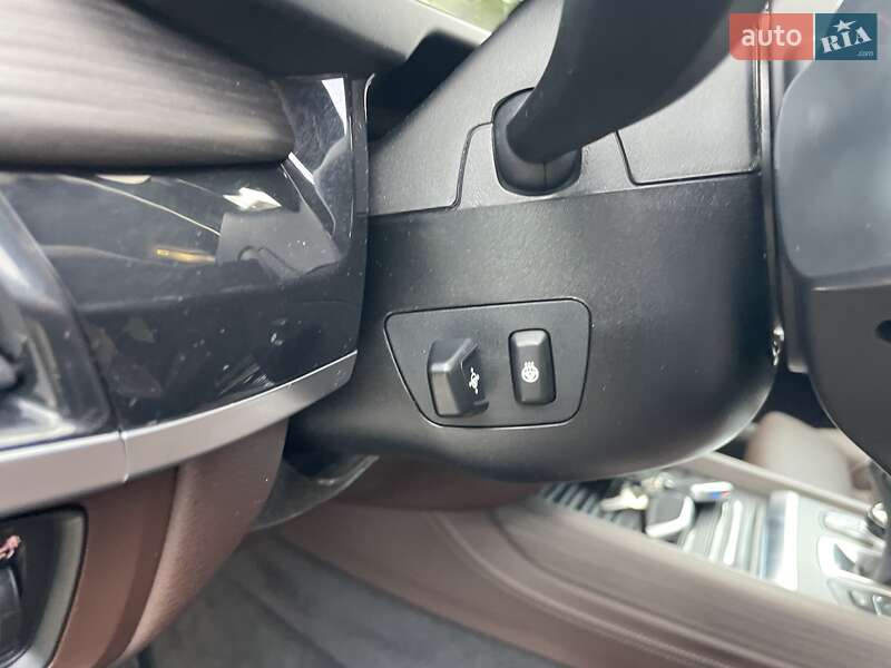 Позашляховик / Кросовер BMW X5 2017 в Чернівцях