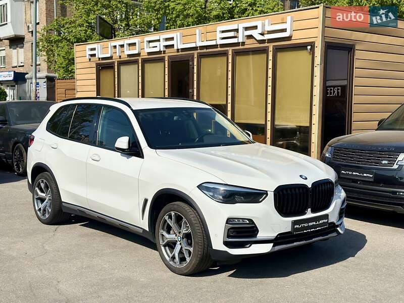 Внедорожник / Кроссовер BMW X5 2019 в 