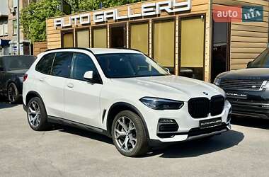 Внедорожник / Кроссовер BMW X5 2019 в 