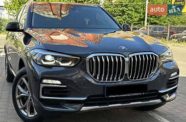 Позашляховик / Кросовер BMW X5 2019 в 