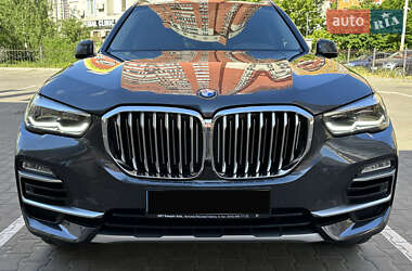 Позашляховик / Кросовер BMW X5 2019 в 
