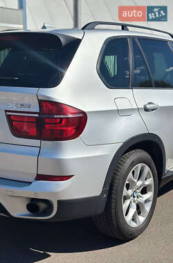 Позашляховик / Кросовер BMW X5 2011 в 