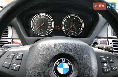 Позашляховик / Кросовер BMW X5 2011 в 