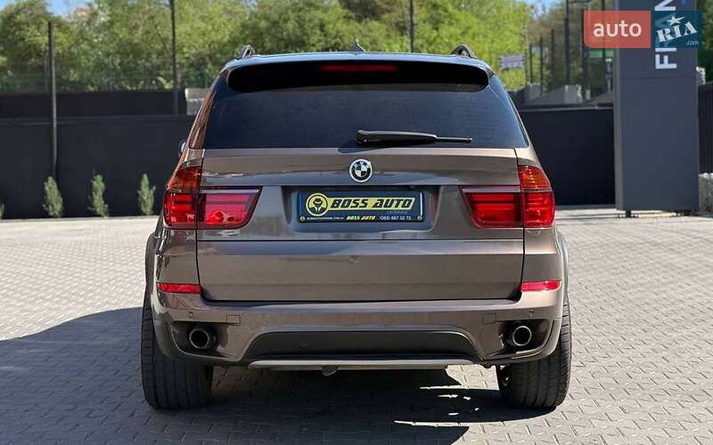 Внедорожник / Кроссовер BMW X5 2011 в Черновцах