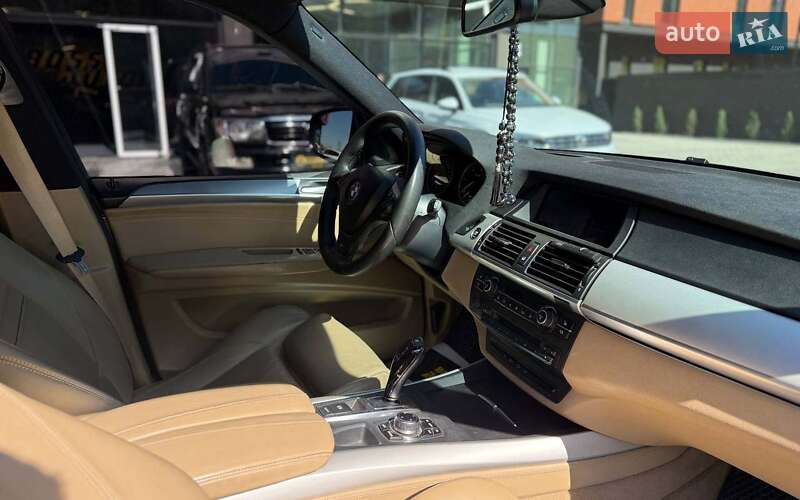 Внедорожник / Кроссовер BMW X5 2011 в Черновцах