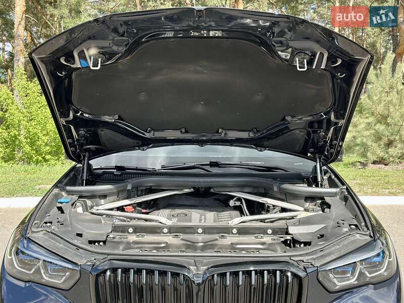 Внедорожник / Кроссовер BMW X5 2022 в Киеве