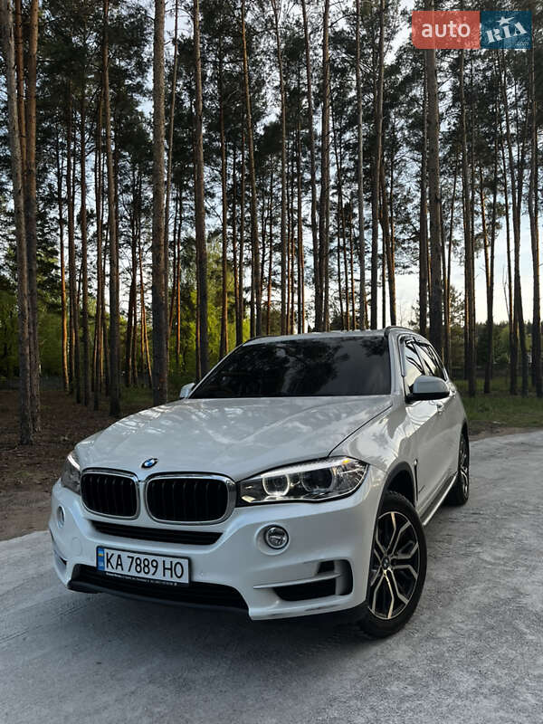 Позашляховик / Кросовер BMW X5 2015 в 