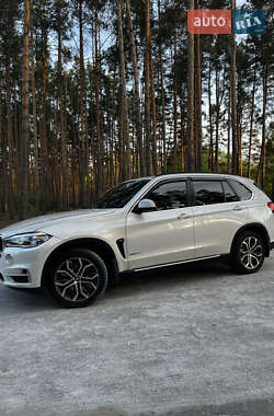 Позашляховик / Кросовер BMW X5 2015 в 