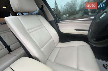 Позашляховик / Кросовер BMW X5 2011 в 