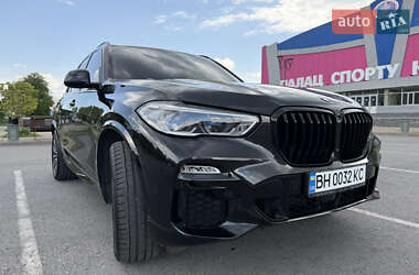 Позашляховик / Кросовер BMW X5 2021 в 