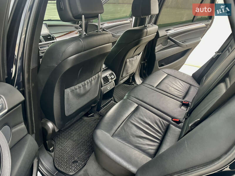 Позашляховик / Кросовер BMW X5 2009 в Києві
