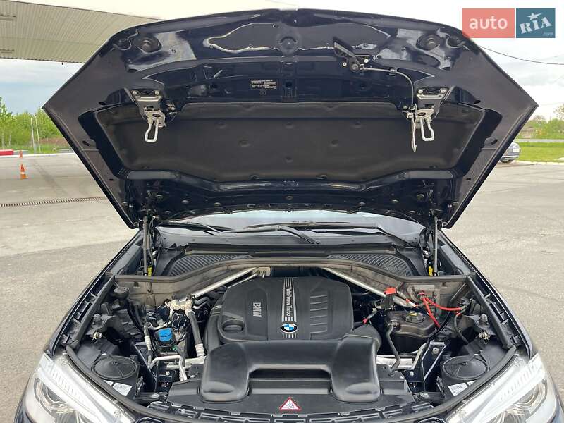 Позашляховик / Кросовер BMW X5 2015 в Ужгороді