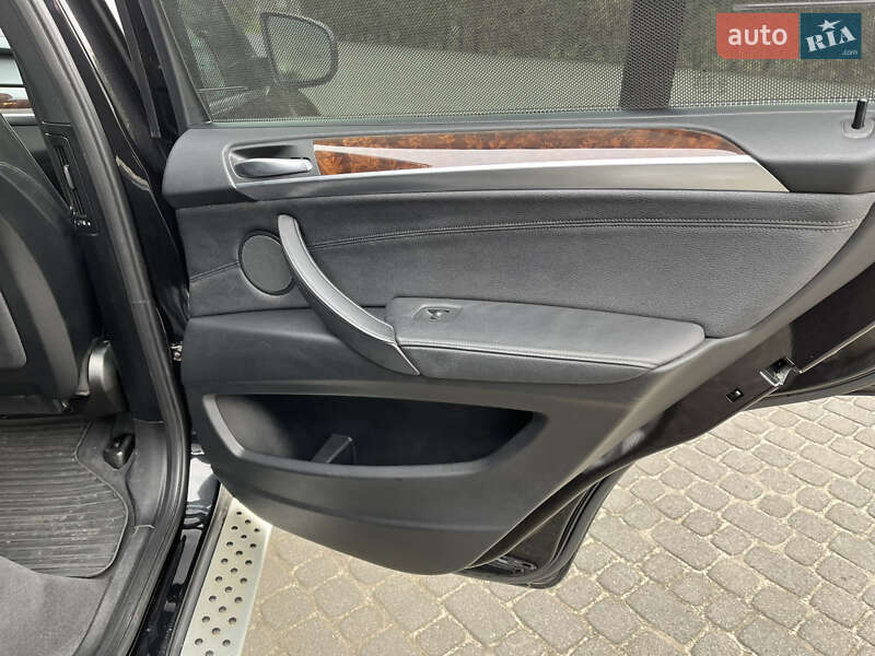 Позашляховик / Кросовер BMW X5 2012 в Львові