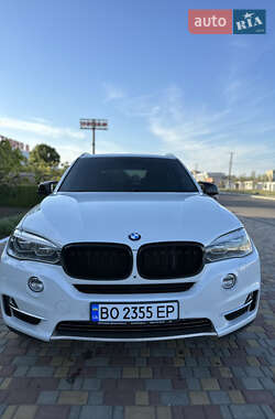 Позашляховик / Кросовер BMW X5 2013 в 