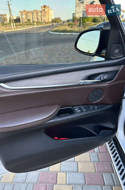 Позашляховик / Кросовер BMW X5 2013 в 