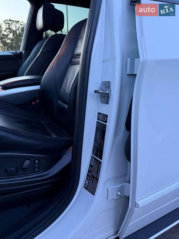Позашляховик / Кросовер BMW X5 2011 в Миколаєві