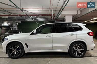 Позашляховик / Кросовер BMW X5 2021 в 
