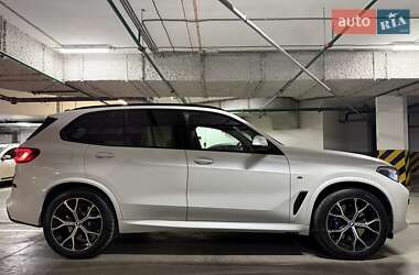 Позашляховик / Кросовер BMW X5 2021 в 