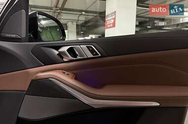 Позашляховик / Кросовер BMW X5 2021 в 