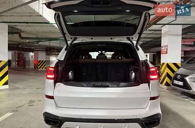 Позашляховик / Кросовер BMW X5 2021 в 