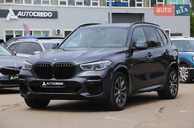 Позашляховик / Кросовер BMW X5 2021 в 