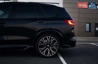 Позашляховик / Кросовер BMW X5 2019 в 