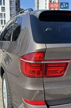 Внедорожник / Кроссовер BMW X5 2010 в 