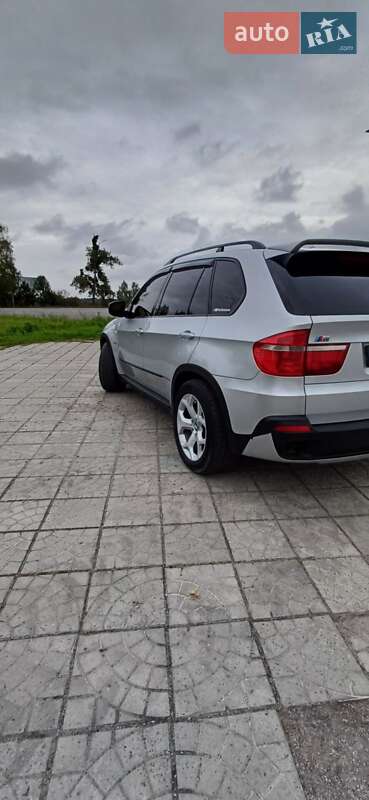 Внедорожник / Кроссовер BMW X5 2009 в Нетешине