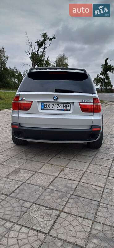 Внедорожник / Кроссовер BMW X5 2009 в Нетешине