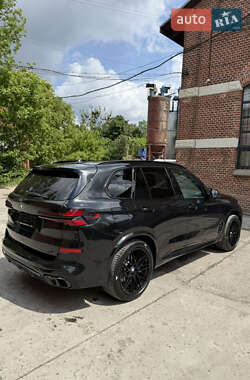 Позашляховик / Кросовер BMW X5 2024 в 
