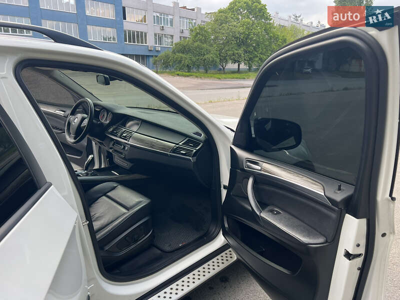 Внедорожник / Кроссовер BMW X5 2011 в Днепре