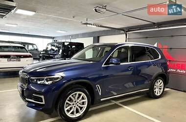 Позашляховик / Кросовер BMW X5 2021 в 