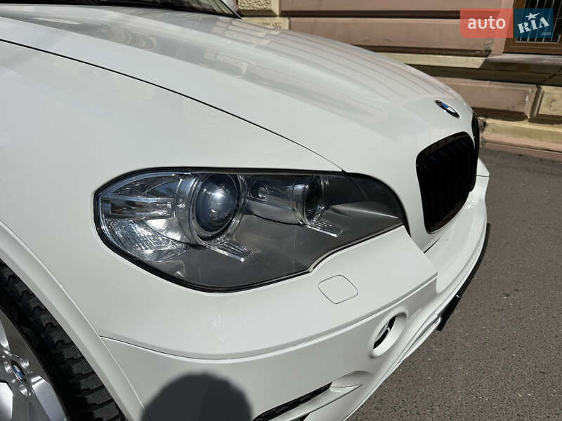 Позашляховик / Кросовер BMW X5 2012 в Чернівцях