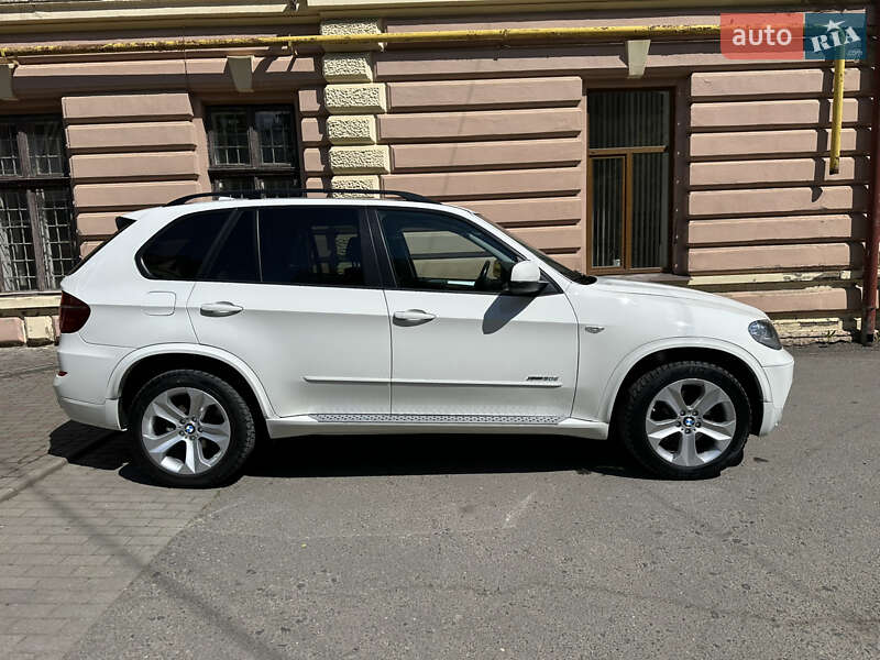 Позашляховик / Кросовер BMW X5 2012 в Чернівцях